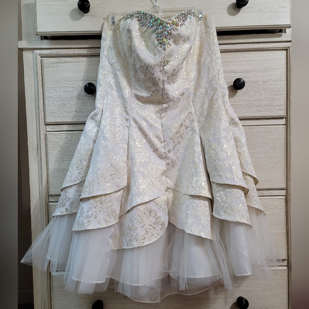 Strapless champagne party dress. Size 22